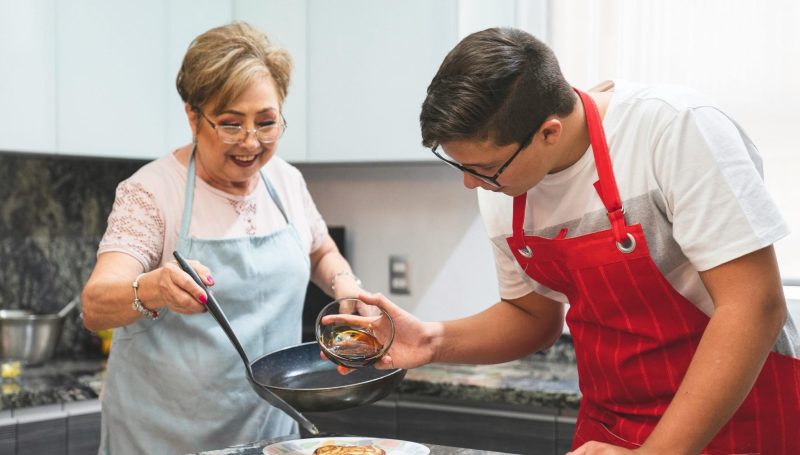 Koken met kleinkind v2